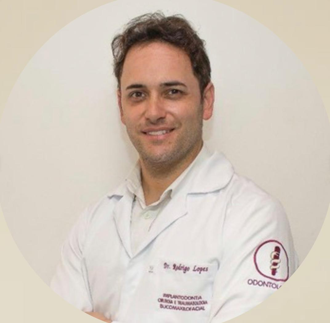 Foto profissional da equipe Essencial Odonto